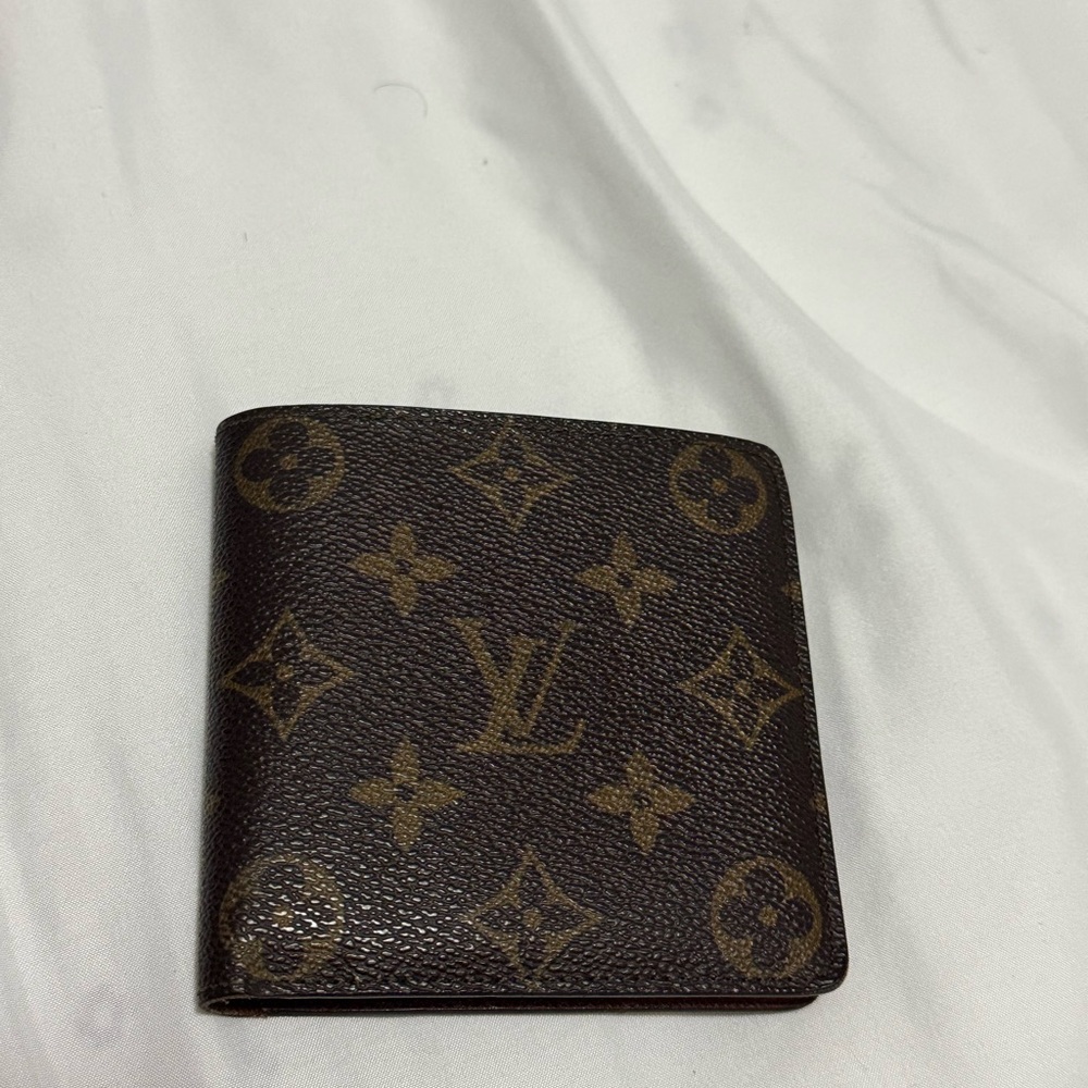 Louis Vuitton Classic Monogram compact wallet